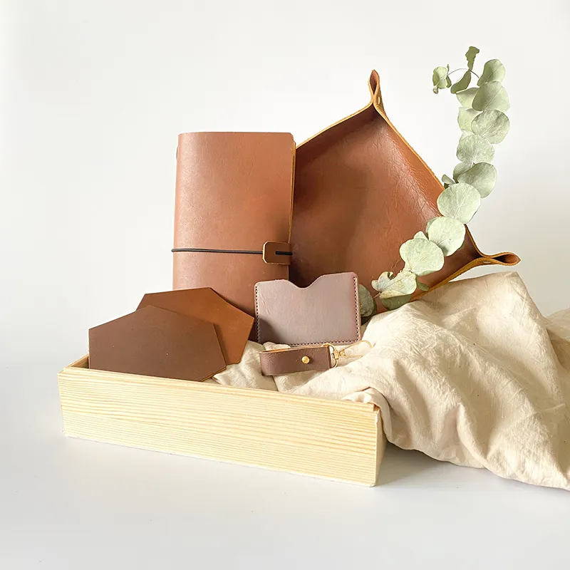 ايده های کادوی چرم ارزان